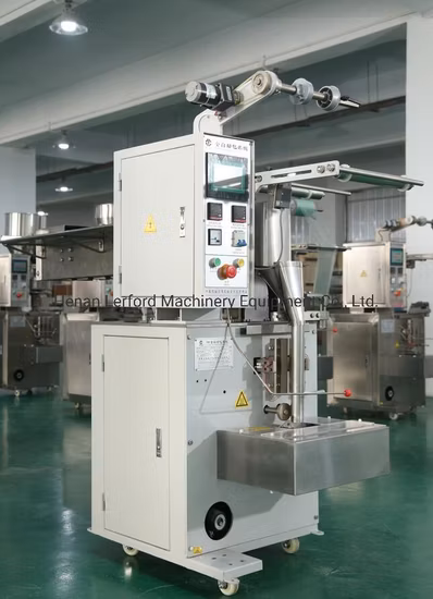 Machine à emballer de chips de concombre de fruits de type seau à chaîne de décharge manuelle